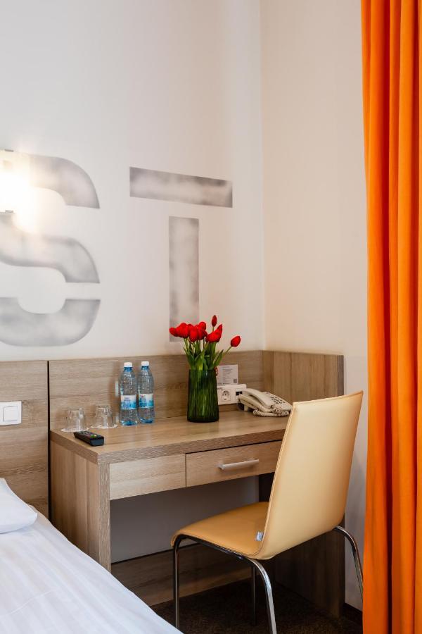 Practicotel Kiev Ngoại thất bức ảnh