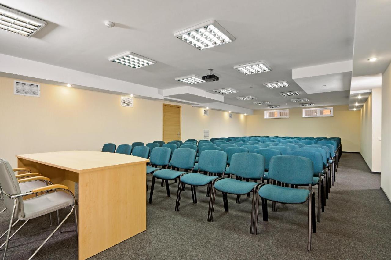 Practicotel Kiev Ngoại thất bức ảnh