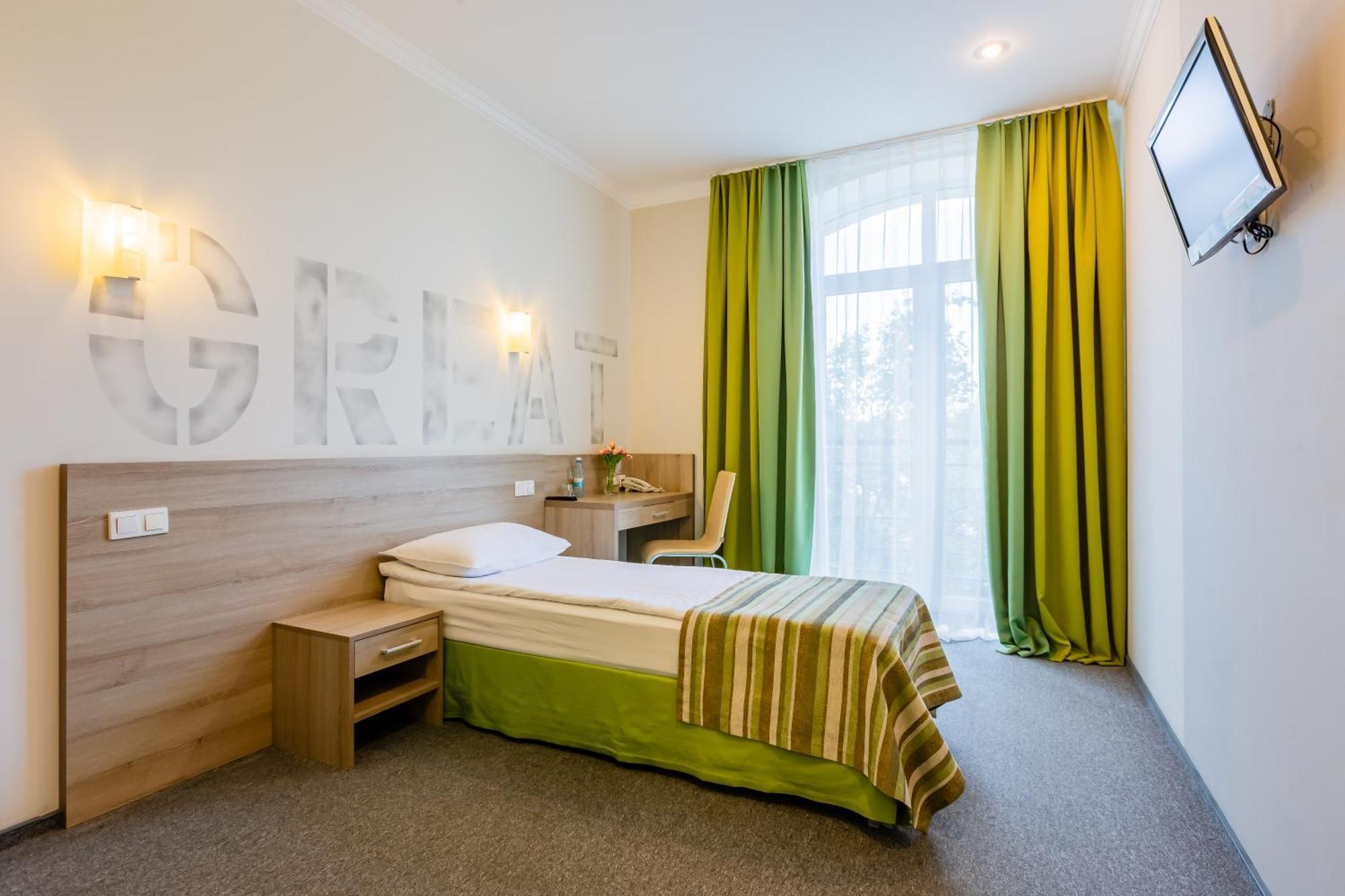 Practicotel Kiev Ngoại thất bức ảnh