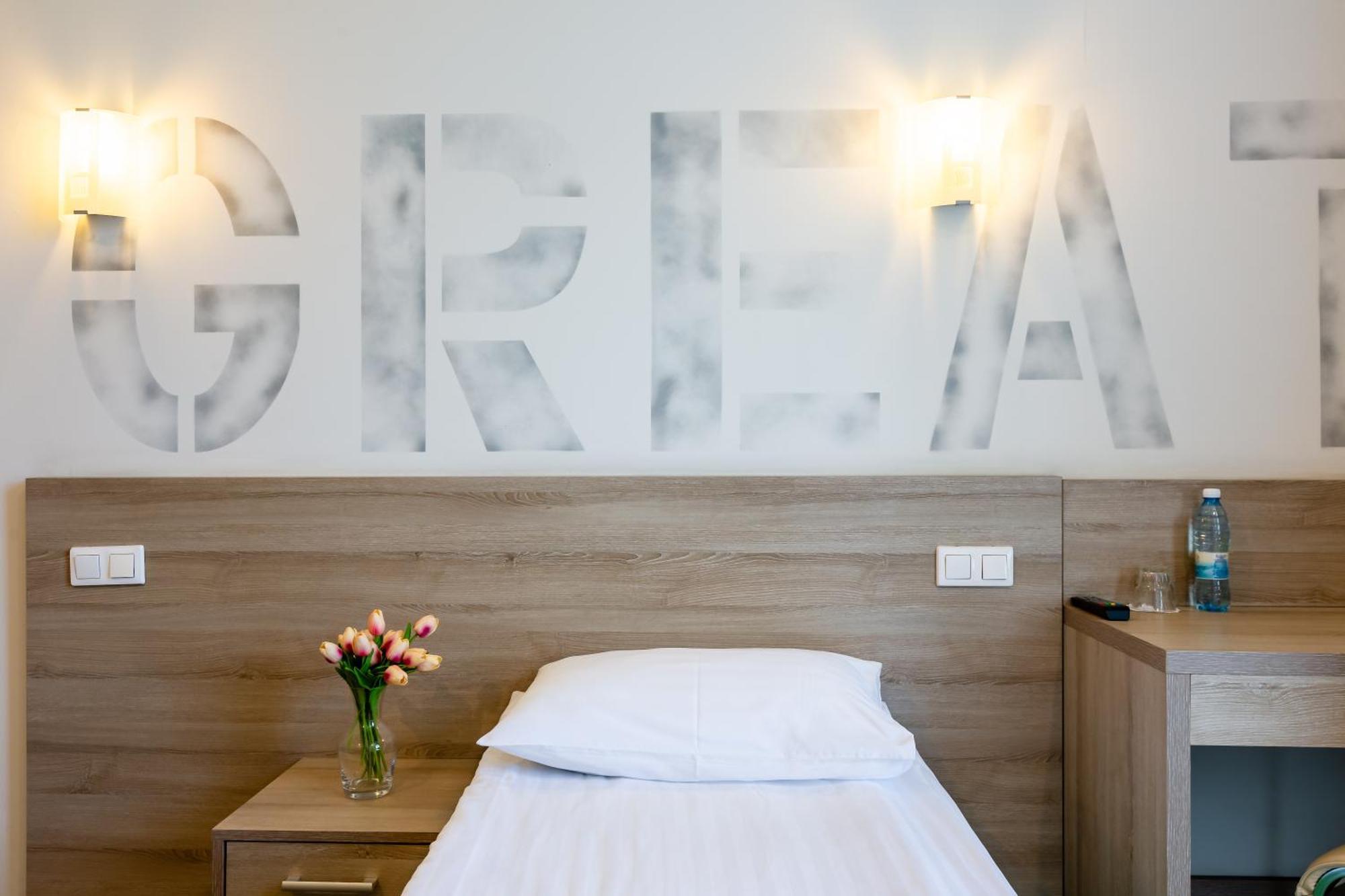 Practicotel Kiev Ngoại thất bức ảnh