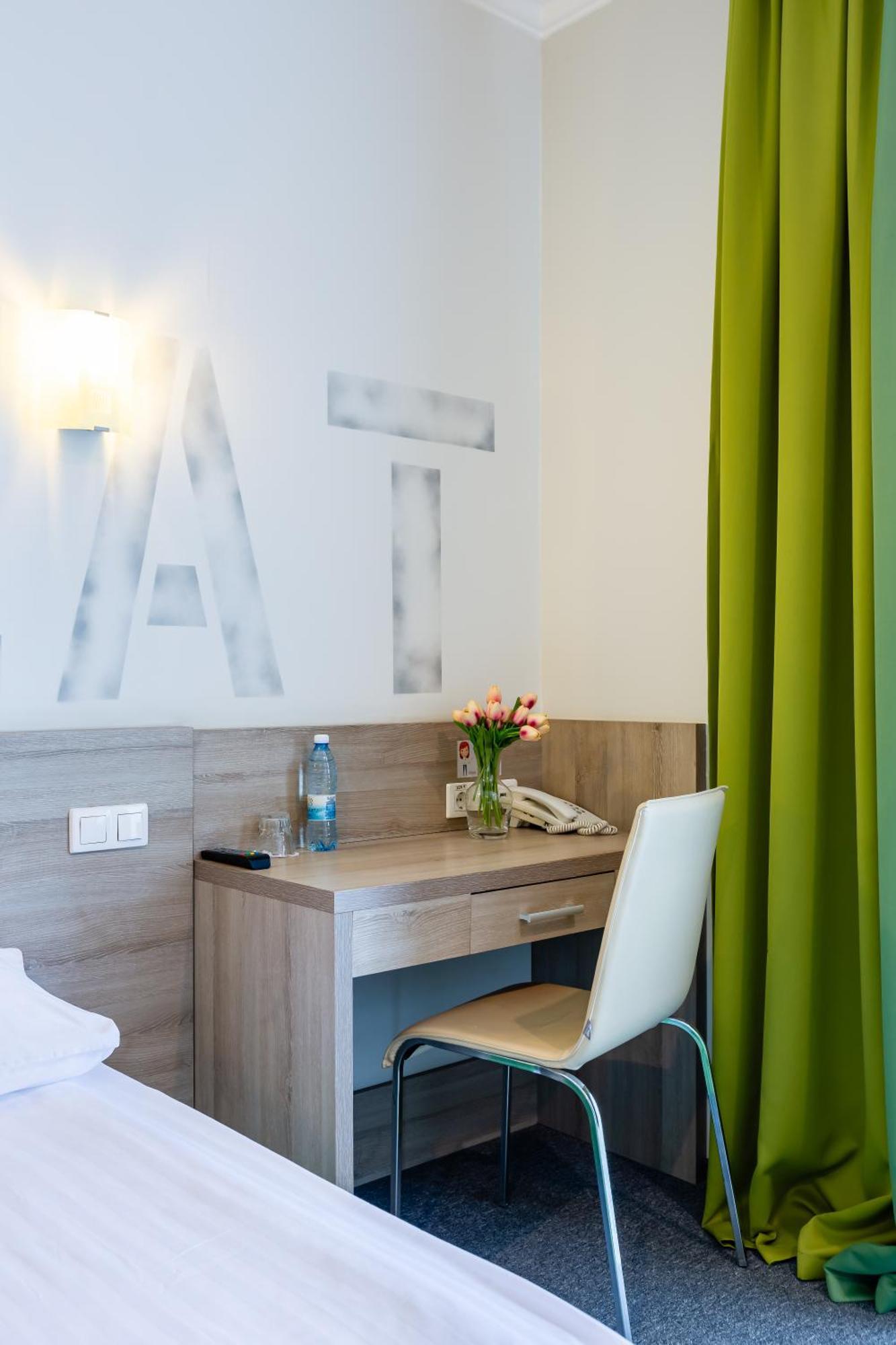 Practicotel Kiev Ngoại thất bức ảnh