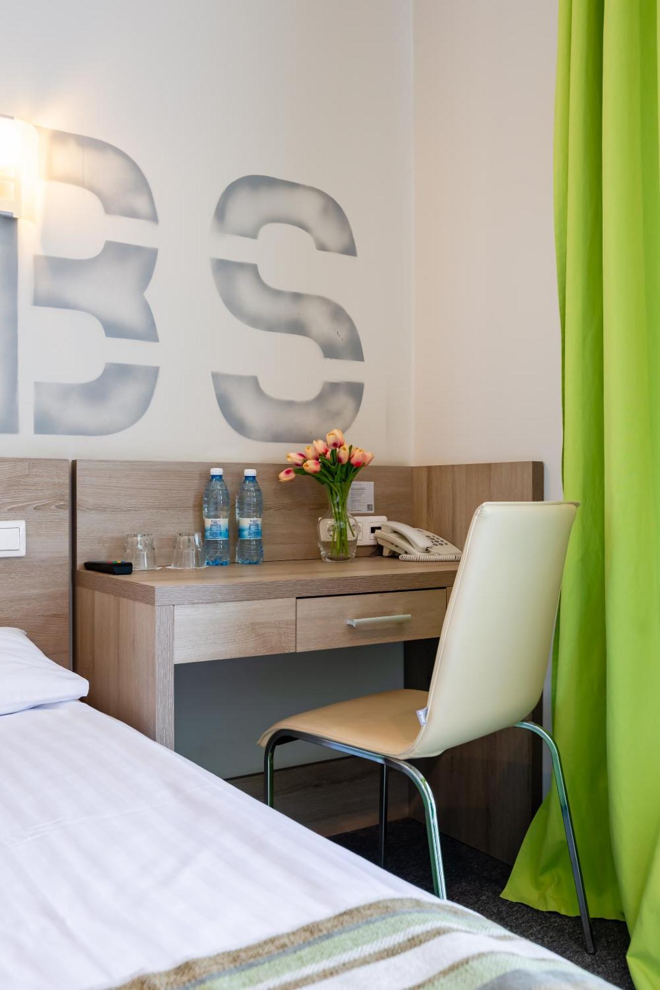 Practicotel Kiev Ngoại thất bức ảnh